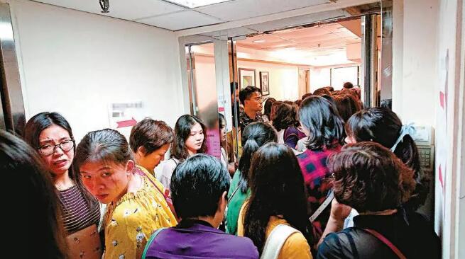 触目惊心!曾经的购物天堂,已沦为“假货天堂”(图4) 触目惊心!曾经的购物天堂,已沦为“假货天堂”(图4)