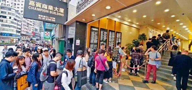 触目惊心!曾经的购物天堂,已沦为“假货天堂”(图5) 触目惊心!曾经的购物天堂,已沦为“假货天堂”(图5)