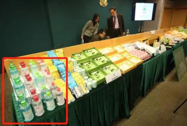 触目惊心!曾经的购物天堂,已沦为“假货天堂”(图22) 触目惊心!曾经的购物天堂,已沦为“假货天堂”(图22)