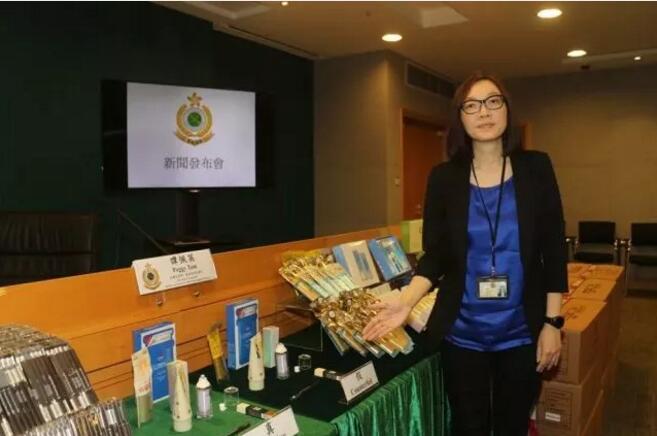 触目惊心!曾经的购物天堂,已沦为“假货天堂”(图21) 触目惊心!曾经的购物天堂,已沦为“假货天堂”(图21)