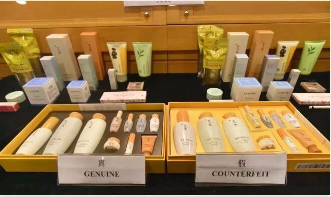 触目惊心!曾经的购物天堂,已沦为“假货天堂”(图30) 触目惊心!曾经的购物天堂,已沦为“假货天堂”(图30)