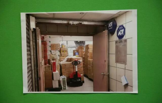 触目惊心!曾经的购物天堂,已沦为“假货天堂”(图25) 触目惊心!曾经的购物天堂,已沦为“假货天堂”(图25)