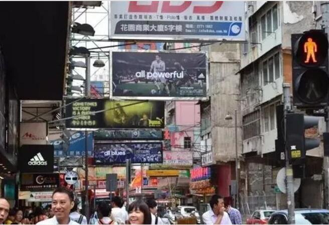 触目惊心!曾经的购物天堂,已沦为“假货天堂”(图40) 触目惊心!曾经的购物天堂,已沦为“假货天堂”(图40)