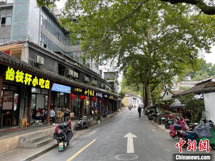 杭州凤凰山脚路,这也是当年南宋大臣上朝的通道 严格 摄 杭州凤凰山脚路,这也是当年南宋大臣上朝的通道 严格 摄