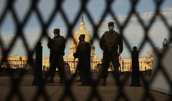 2万重兵驻华盛顿!铁网围国会!总统就职如临大敌(图15) 31.png