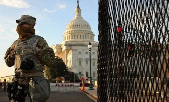 2万重兵驻华盛顿!铁网围国会!总统就职如临大敌(图16) 32.png