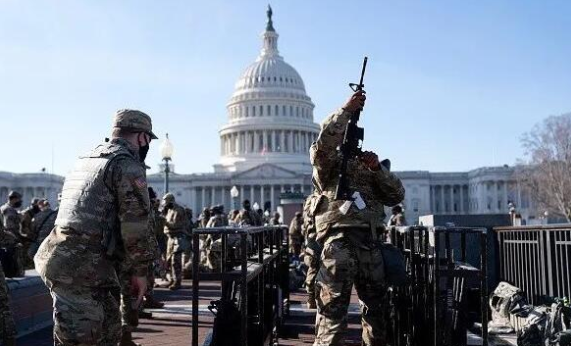 2万重兵驻华盛顿!铁网围国会!总统就职如临大敌(图19) 34.png