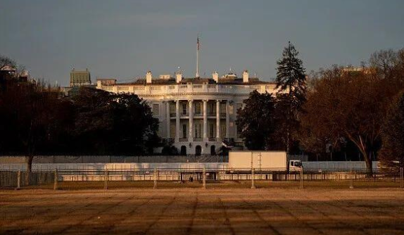 2万重兵驻华盛顿!铁网围国会!总统就职如临大敌(图27) 41.png