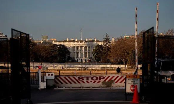 2万重兵驻华盛顿!铁网围国会!总统就职如临大敌(图28) 42.png