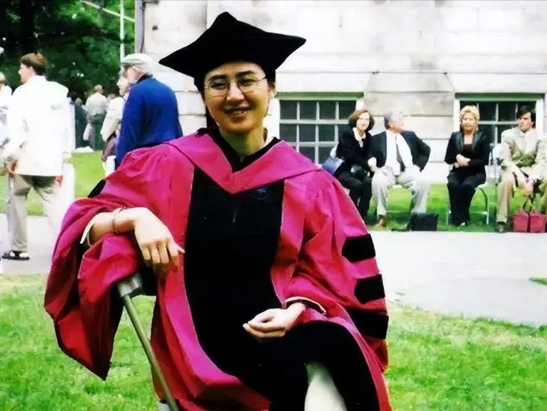 田晓菲:13岁被北大破格录取,学成后却转身嫁给53岁老外,曾经的天才少女近况如何?(图6) 6.jpg