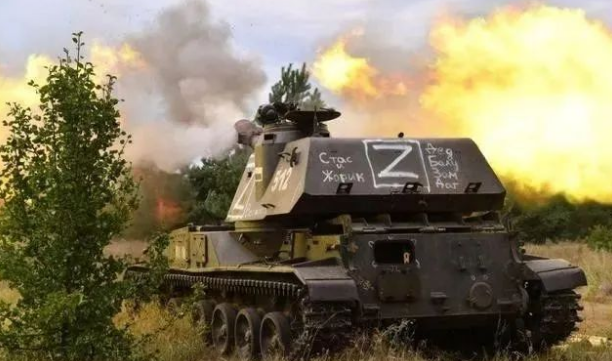 图片   凤凰网原创  防疫政策调整之后,哪些问题是本可以避免的,哪些“代价”和“成本”是不该有的,要事先有考量、预估,并制定好预案。  作者|朱昌俊  媒体评论员 连日来,全国多地密集发布新政策,降低核酸检测的范围和频次。甚至,一些地方直接宣布“非必要不做核酸”。舆论普遍对此给予了积极评价。 但是,一个困扰人的新问题也随之出现,那就是多地在大规模裁撤核酸采样点的同时,一些依然有核酸检测“刚需”的(图1) 38.png