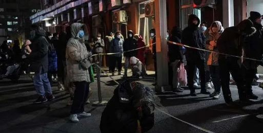 北京医生发出警告:各地绝不能心存侥幸,重症高峰冲击会很巨大(图2) 52.png