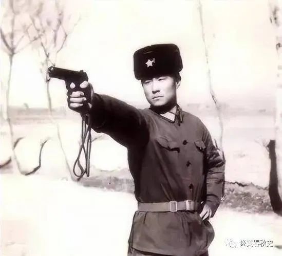 对越自卫反击战中,10位首长的儿子壮烈牺牲,他们分别是谁?(图6) 33.jpg