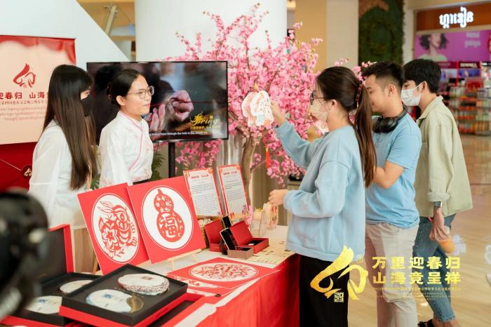 图为在柬埔寨金边举行的春节文化周活动 主办方供图 图为在柬埔寨金边举行的春节文化周活动 主办方供图