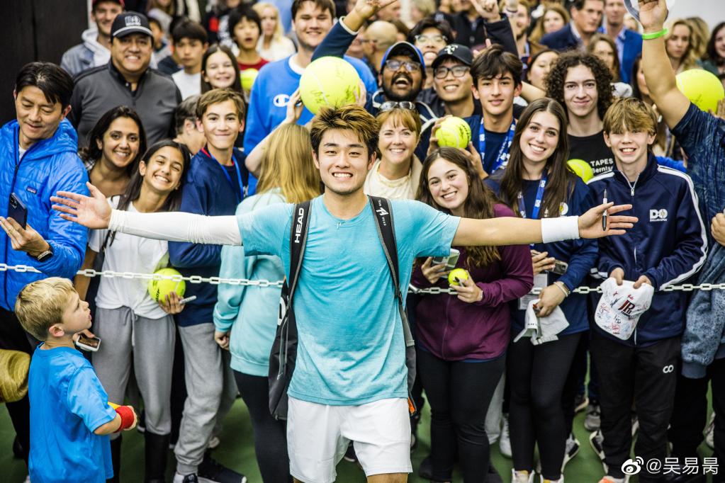 吴易昺:若没有这些阴影,谁会知道我站在光里(图1) 吴易昺:若没有这些阴影,谁会知道我站在光里(图1)