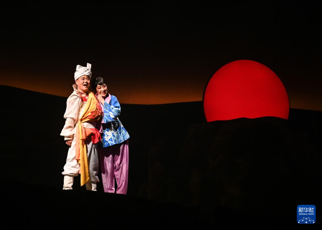 首届中国非物质文化遗产保护年会在陕西省榆林市举行(图2) 首届中国非物质文化遗产保护年会在陕西省榆林市举行(图2)