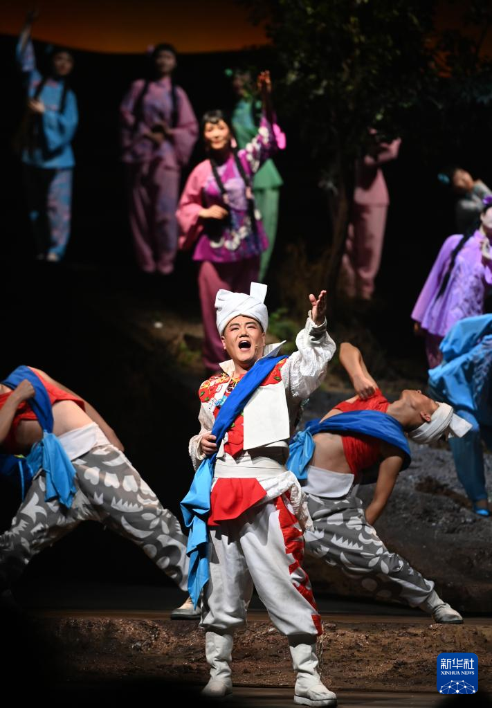 首届中国非物质文化遗产保护年会在陕西省榆林市举行(图3) 首届中国非物质文化遗产保护年会在陕西省榆林市举行(图3)