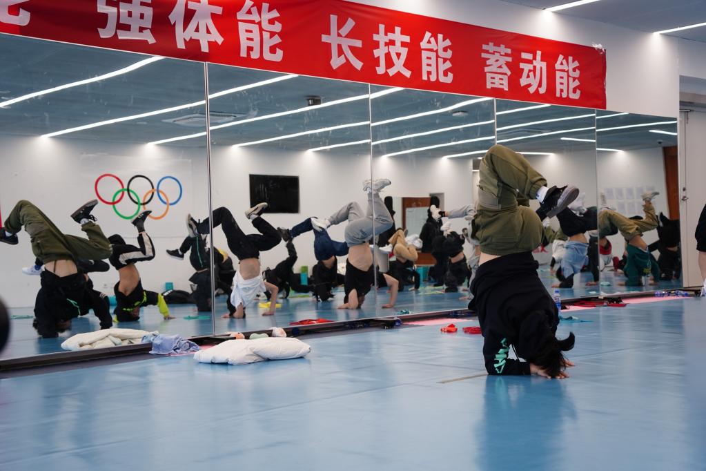 在日本主场夺冠后 中国霹雳舞距离巴黎还有多远?(图2) 在日本主场夺冠后 中国霹雳舞距离巴黎还有多远?(图2)