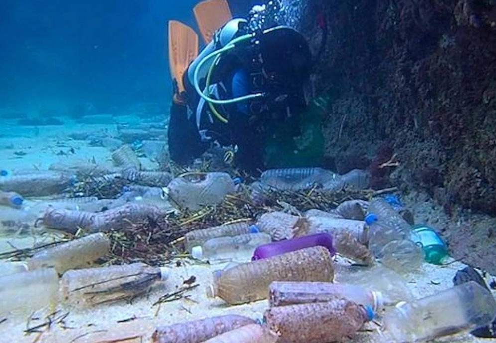 下潜1万多米的海底,科学家发现了不该发现的东西,是什么?(图8) 28.png