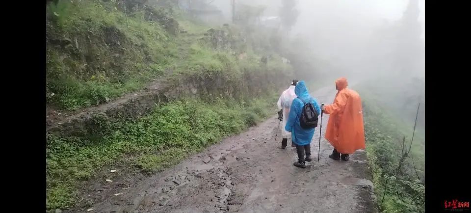 四川一林场发现3名死者,警方凌晨通报:3人从外地到达,在林场深处服毒自杀(图3) 3.jpg