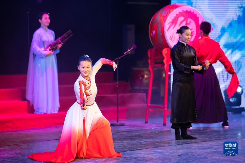 解放军驻澳门部队举行第十七次军营开放活动(图6) 解放军驻澳门部队举行第十七次军营开放活动(图6)