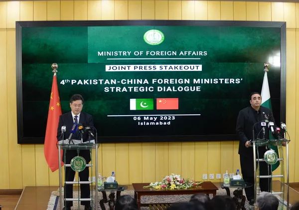 秦刚回击:建议去问问这些人(图3) 2.jpg