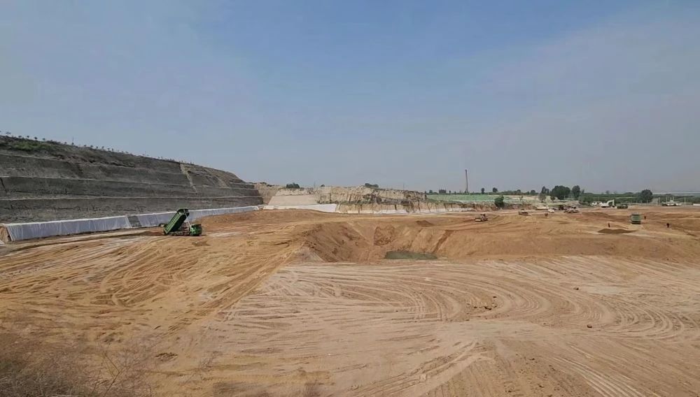 太痛心!这里200多亩耕地变成粉煤灰填埋场(图2) 2.jpg