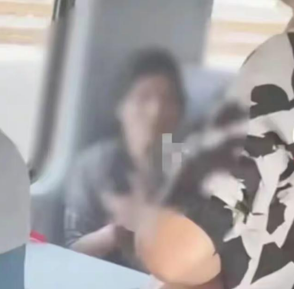 长春铁警通报“男子咳嗽遭女子殴打”(图1) 8.png
