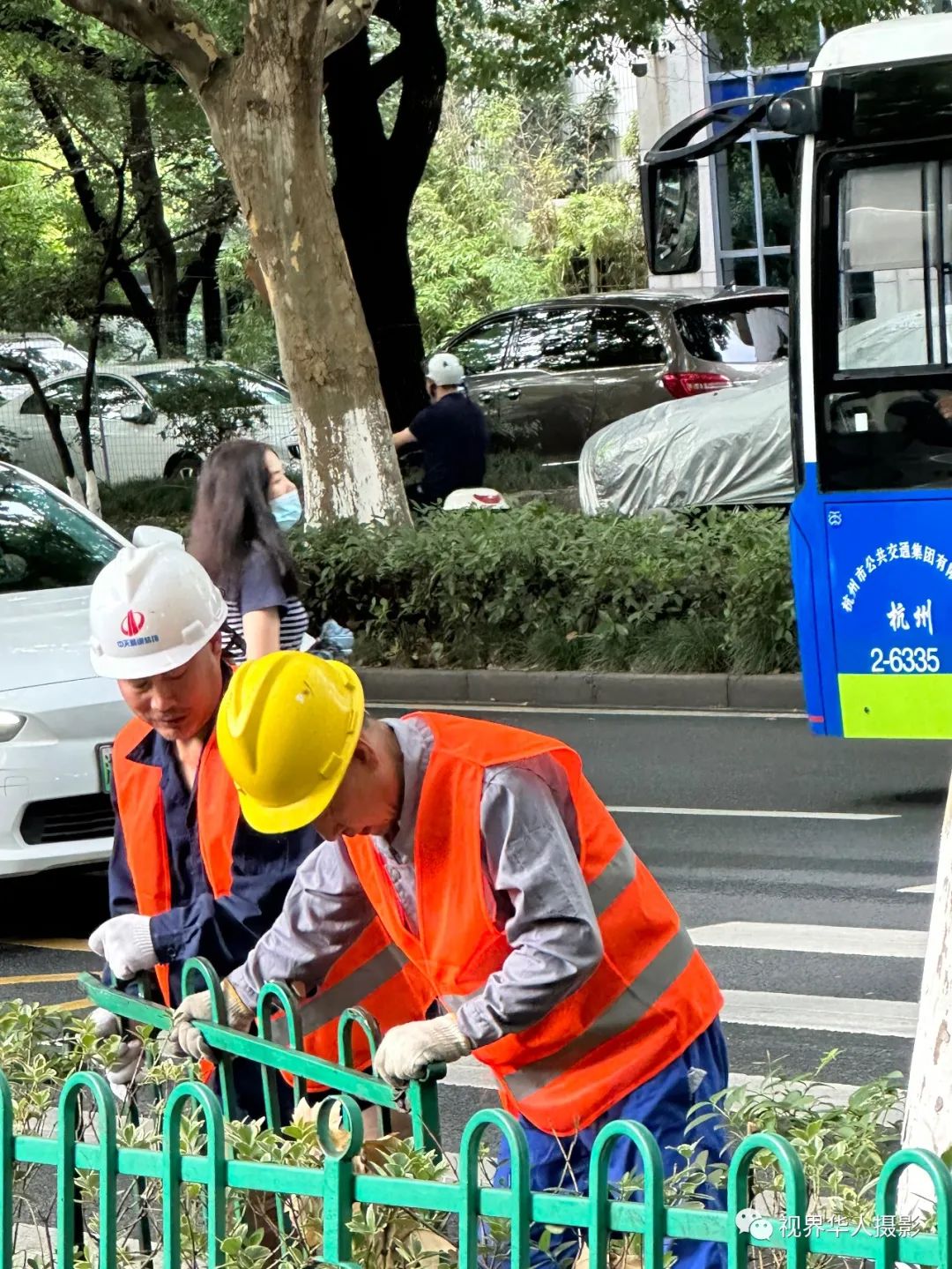 城市美容师:忙碌的身影和多彩的工具(图24) 24.jpg