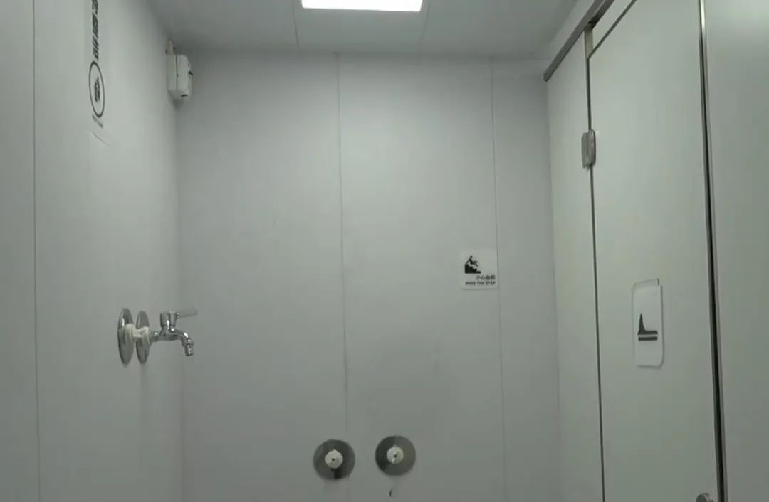 老板在女厕偷拍视频上万条,北京警方:张某某(44岁),再次被拘!(图1) 640.jpg