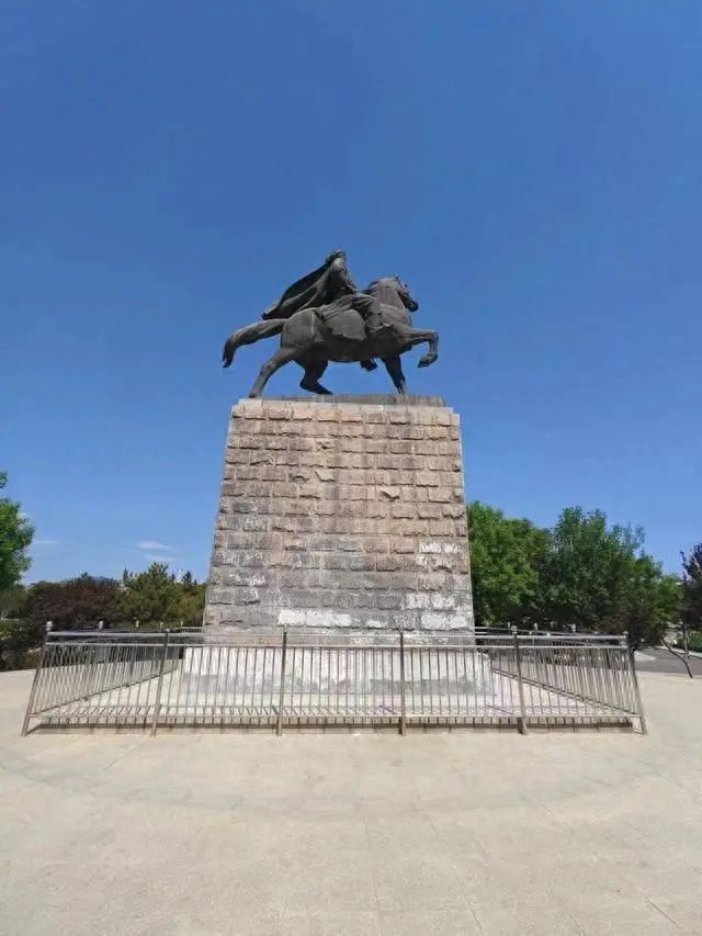 矗立在昌平30年的“李自成”要搬家了?(图1) 640.jpg