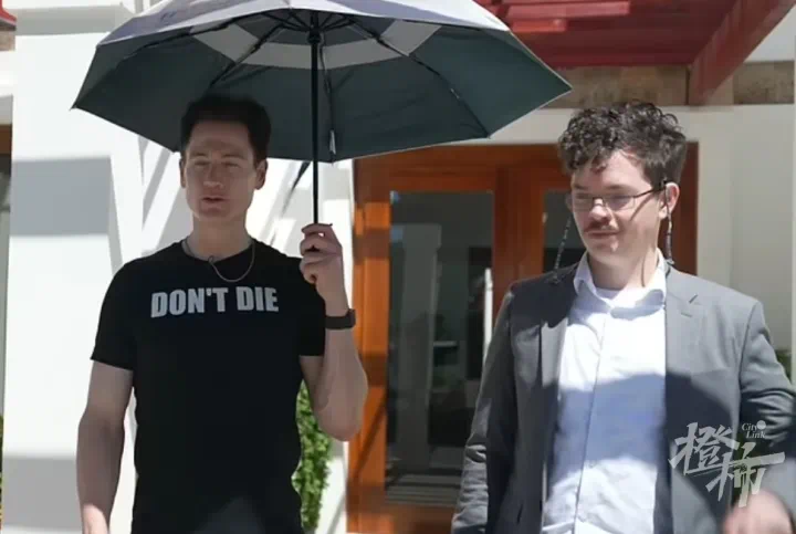 让儿子给自己换血的亿万富翁,为“长生不老”又整新活!他在一个偏僻小岛上,接受了一个手术……(图4) 5.png