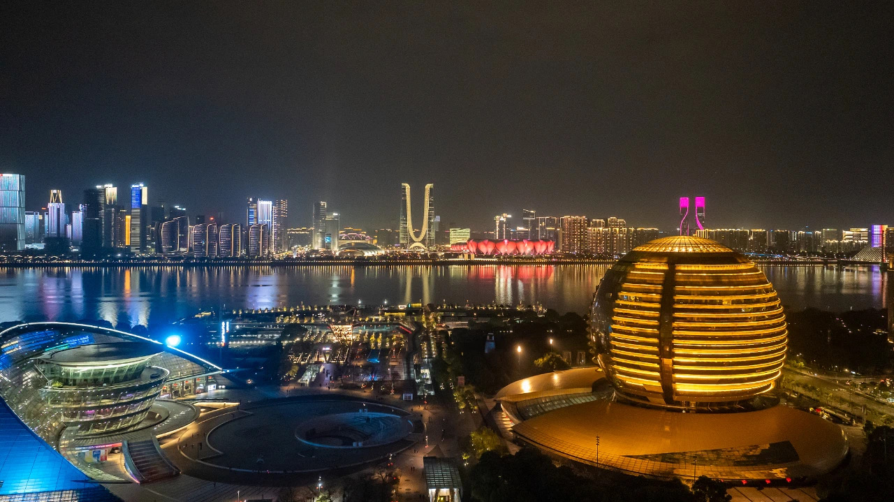 这个千万人口省会城市突然公告:灯光秀暂停,景观照明非必要不开启!该市高温红色预警,最高可达42℃!全国已有多地发出节约用电倡议书(图2) 7.jpg