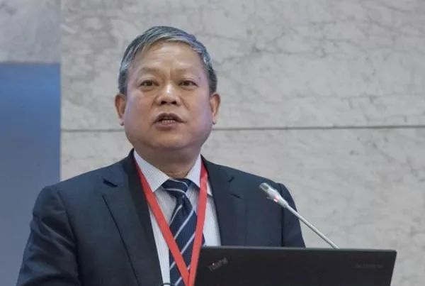 “靠车吃车”、接受色情服务……上汽原副总裁陈德美被逮捕!(图1) 640.jpg