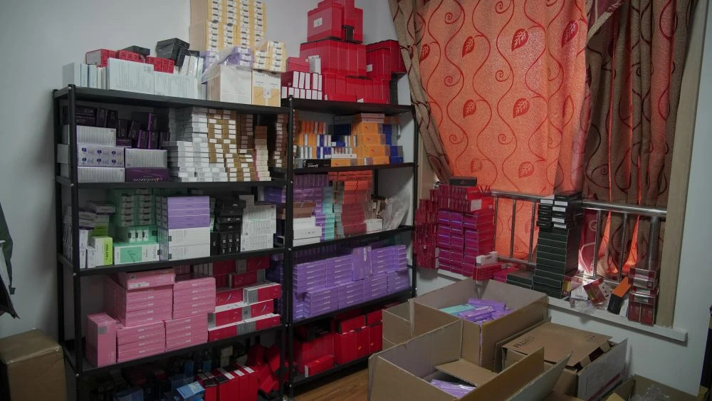 可怕!出租屋里竟堆满了肉毒素(图1) 2.jpg