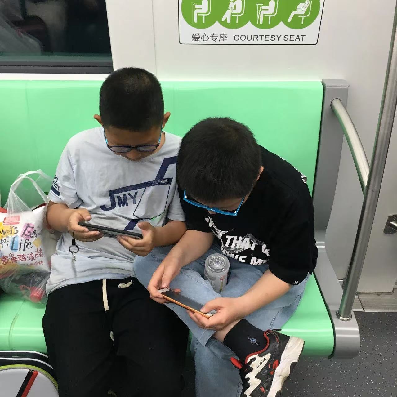 “16岁前不注册社交账号!”这所中学发起倡议(图5) 8.jpg