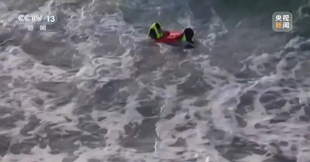 一口气救了3名落水者,机器人界的“浪里白条”来了!(图5) 微信图片_202502042232191.jpg