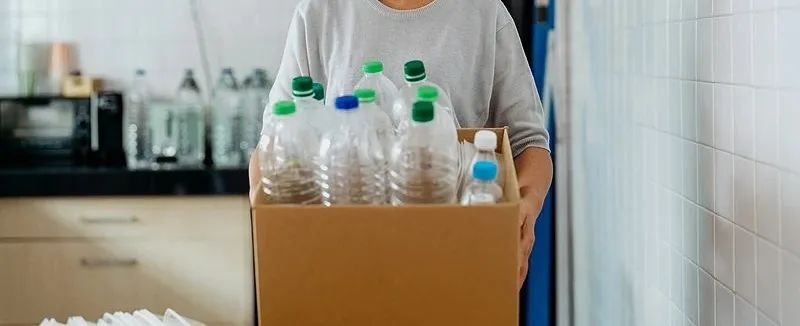 别再重复使用饮料瓶了！快转给家人→(图3)