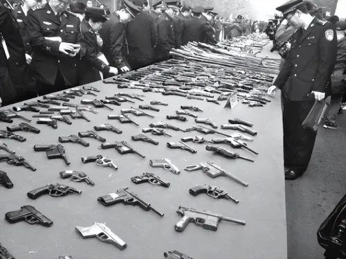 1966年,人民大会堂意外遭袭,子弹直接射穿玻璃,凶手到底是谁?(图6) 图片