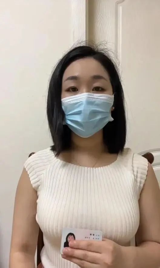 女子举报“前公婆资产近亿”,前夫已补偿其140万元,前公婆首次发声!最新调查结论→    让世事简洁呈现  给人生解惑举例    转载自羊城晚报微信号    去年7月,女子曾某在网上实名举报自己的前公公婆婆:全屋名贵红木家具,字画收藏品无数,家庭资产近亿。今年6月,曾某再次发声,称举报一年未公布核查结果。    一桩家庭纠纷为何引发网友大量关注,背后到底有怎样的纠葛?公公婆婆首次面对媒体发声,称曾(图1) 图片