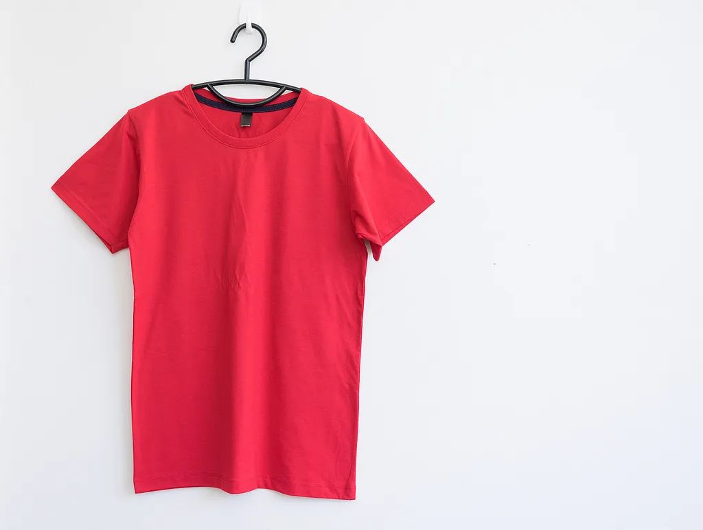 夏天穿什么颜色的衣服更凉快?(不是白色)(图2) 夏天穿什么颜色的衣服更凉快?(不是白色)(图2)