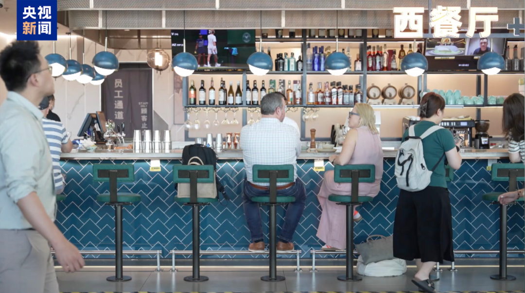 1小时65元睡眠舱+24小时免费淋浴,这个机场放“大招”(图6) 1小时65元睡眠舱+24小时免费淋浴,这个机场放“大招”(图6)