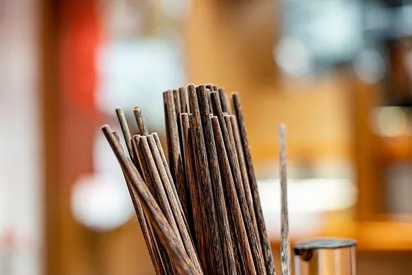 5年不换筷子导致胃里长“霉菌”?小心身边的超级致癌物!(图1) 5年不换筷子导致胃里长“霉菌”?小心身边的超级致癌物!(图1)