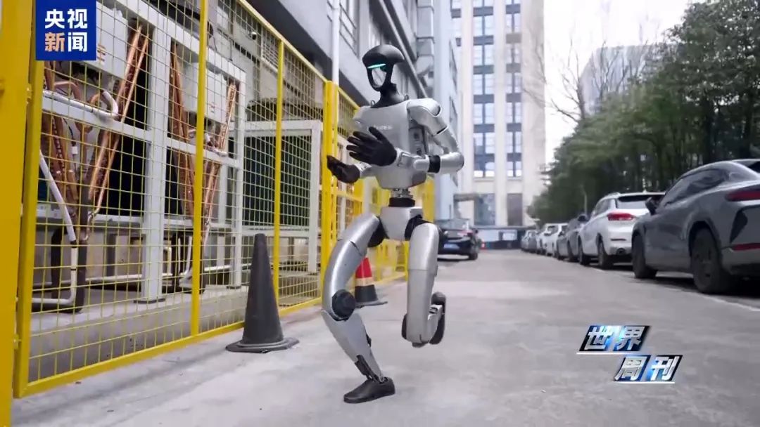 退休女教授嫁给AI聊天机器人,“他很温柔体贴,是个很棒的家伙,我们有一段真实的关系”(图2) 退休女教授嫁给AI聊天机器人,“他很温柔体贴,是个很棒的家伙,我们有一段真实的关系”(图2)