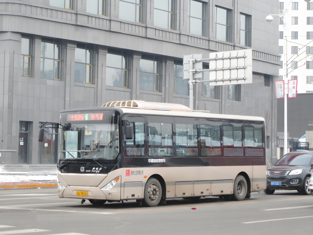 “早中晚高峰禁止老年人免费乘车”,为何公布三天就取消?(图2) 图片