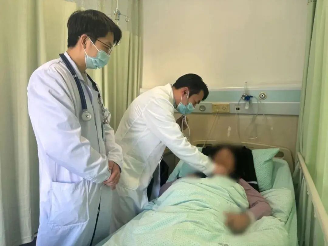 11岁男孩因赶作业急出“碱中毒”,医生提醒→(图2) 11岁男孩因赶作业急出“碱中毒”,医生提醒→(图2)