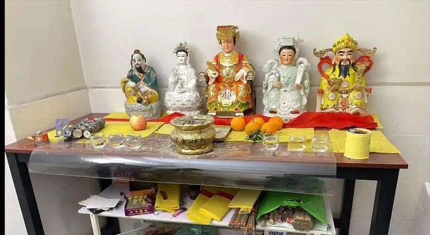 一男子自称“玉皇大帝”,奸淫妇女10人,敛财超500万元(图4) a4.jpg