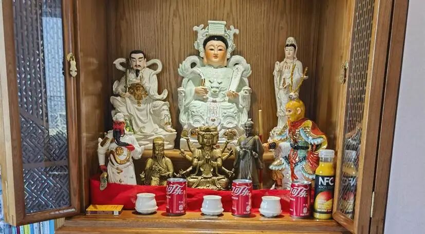 一男子自称“玉皇大帝”,奸淫妇女10人,敛财超500万元(图5) a5.jpg