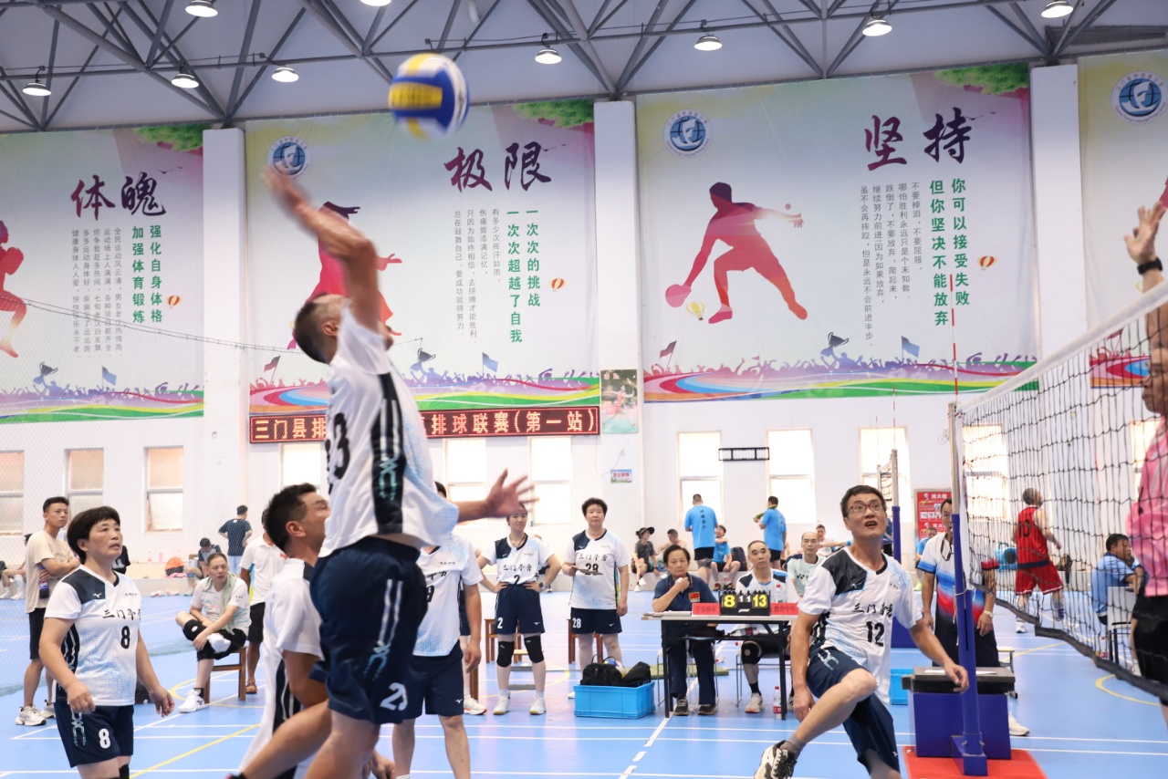 亭旁气排球队与保集公司联姻(图3) 3a.jpg