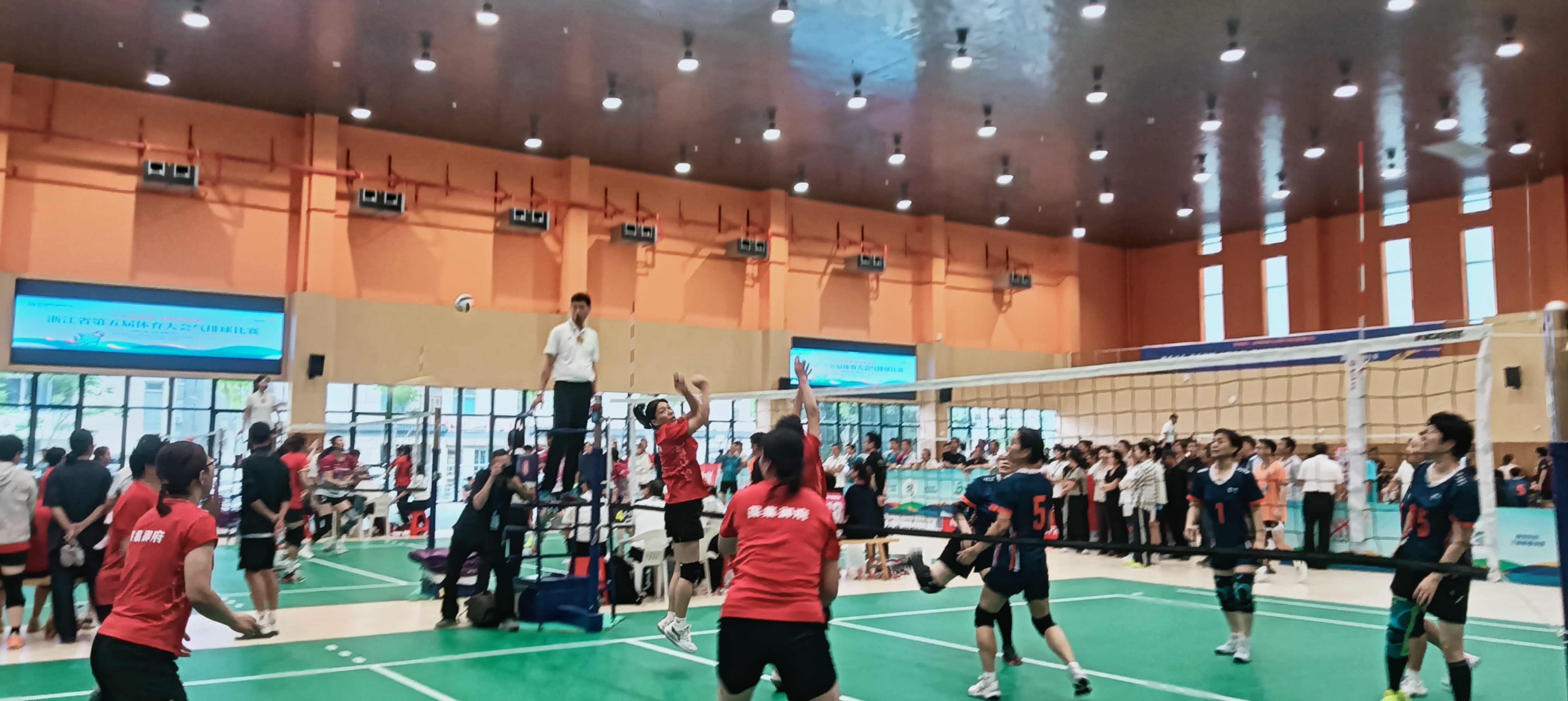 省联赛“空降”亭旁  亭旁又刮“红色风暴”(图3) a3.jpg